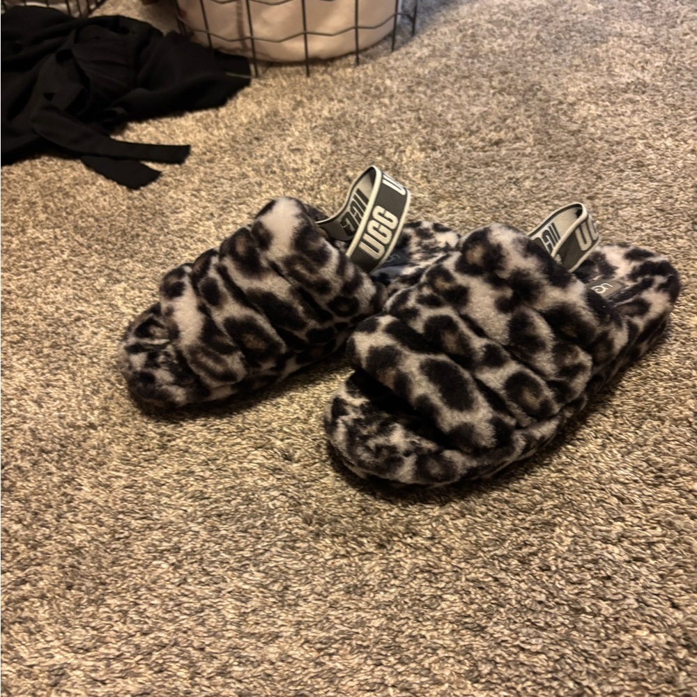 Ugg slippers size 8